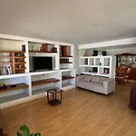Villa Oceans House Carcavelos (Lisbon)