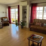Villa Oceans House Carcavelos (Lisbon)