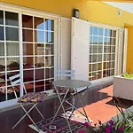 Villa Oceans House Carcavelos (Lisbon)