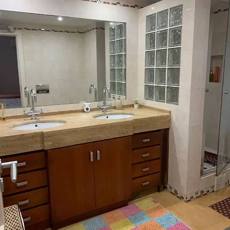 Oceans House * Carcavelos (Lisbon)