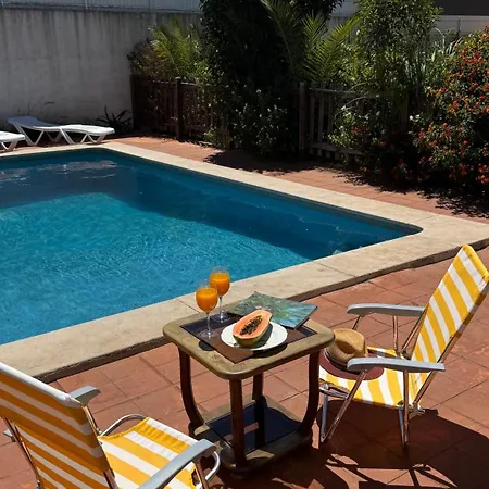 Villa Oceans House Carcavelos (Lisbon)