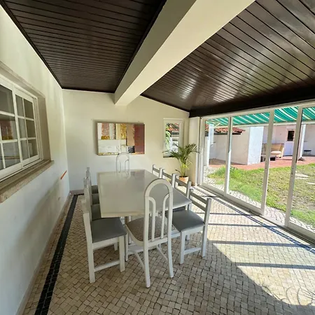 Oceans House Carcavelos (Lisbon)