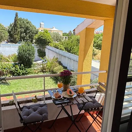 Oceans House Villa Carcavelos (Lisbon)