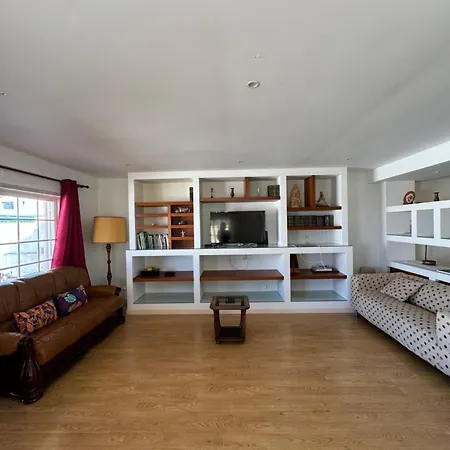 Oceans House Villa Carcavelos (Lisbon)