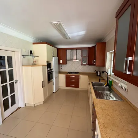 Вилла Oceans House Каркавелуш